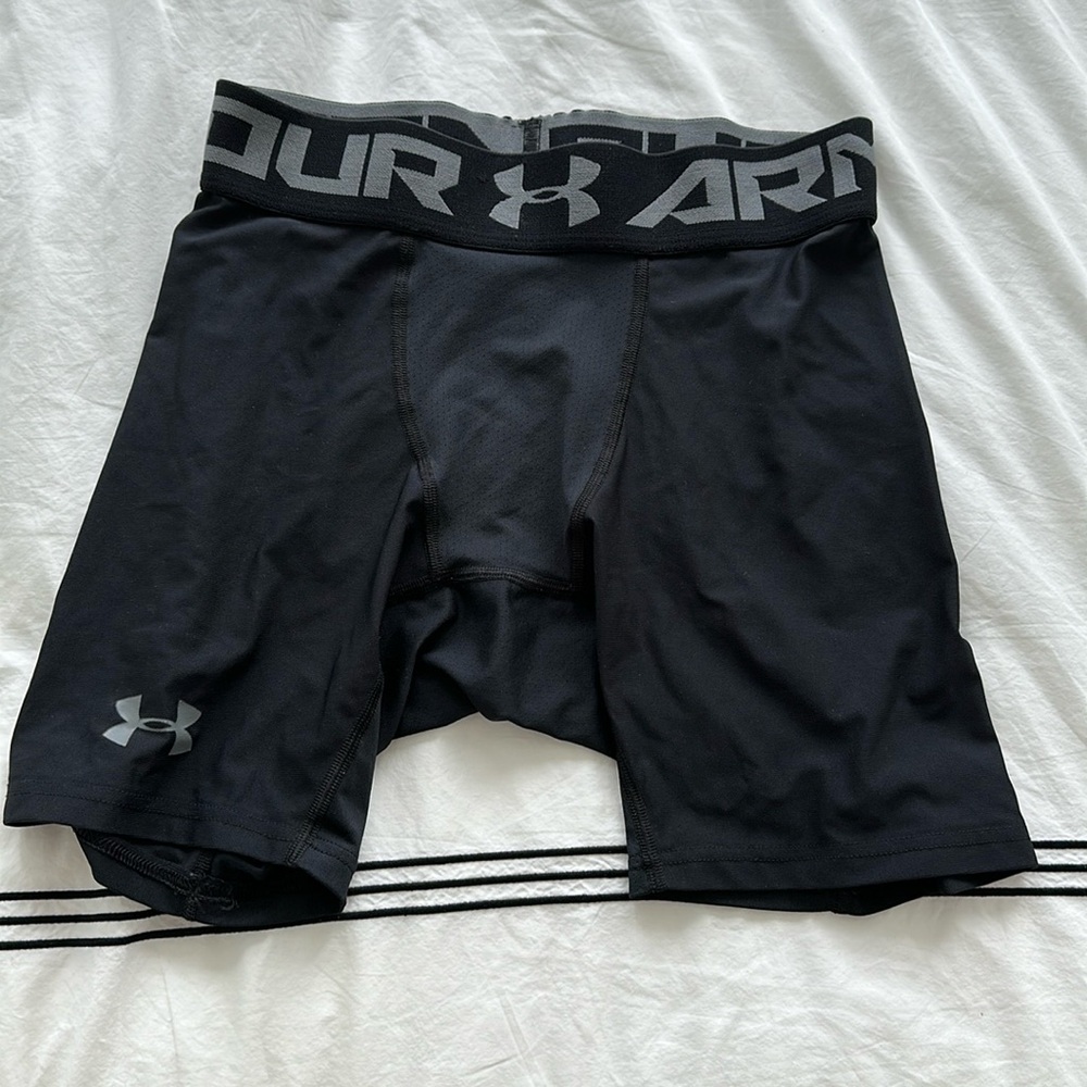 Underaemour compression shorts
